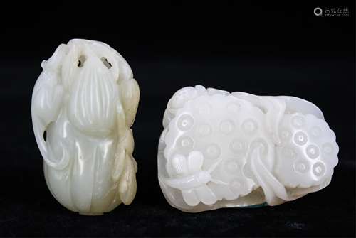 TWO CHINESE JADE PENDANT, GOURDS AND SQUIRREL