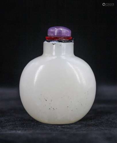 CHINESE WHITE JADE SNUFF BOTTLE