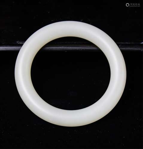 CHINESE WHITE JADE BANGLE