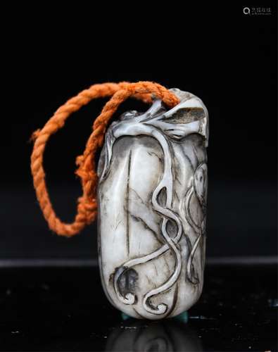 CHINESE JADE CARVED GOURD PENDANT