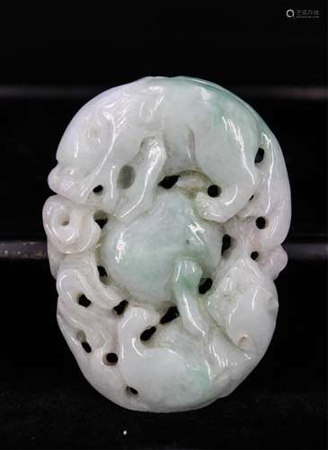 CHINESE JADEITE FOOLIONS PENDANT