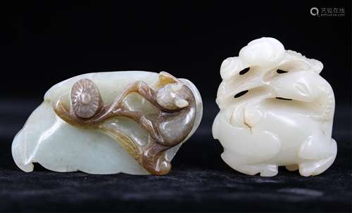 TWO CHINESE JADE PENDANT, DEER AND CAT