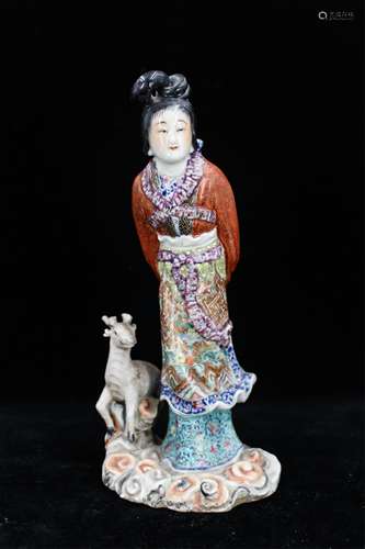 CHINESE FAMILLE ROSE PORCELAIN LADY