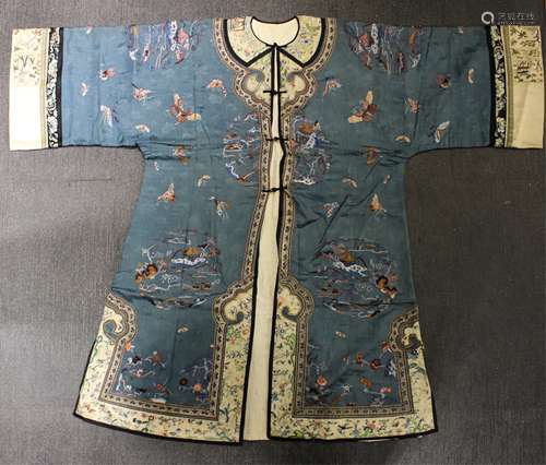 19TH CENTURY CHINESE SILK EMBROIDERED LADY'S ROBE