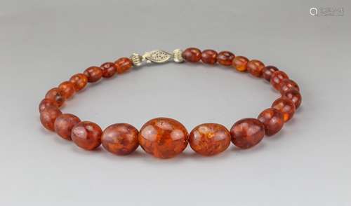 CHINESE AMBER BEADS NECKLACES