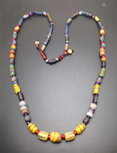 CHINESE GLASS BEADS NECKLACE