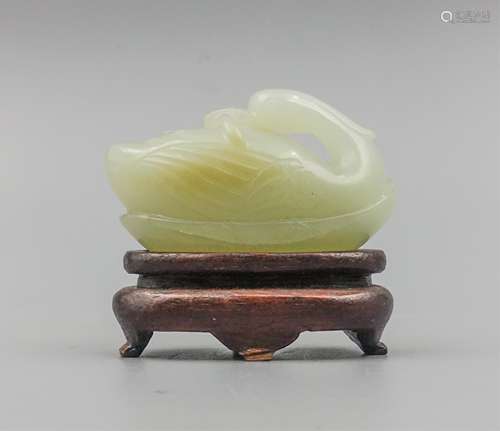 CHINESE JADE CARVED GOOSE WITH LOTUS ON STAND