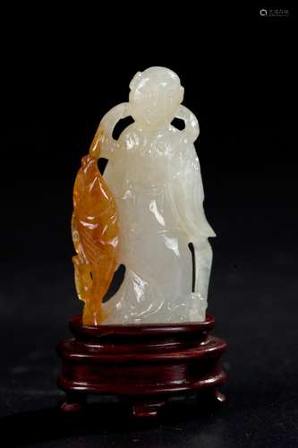 CHINESE TWO TONE JADEITE CARVED FIGURE AND FISH