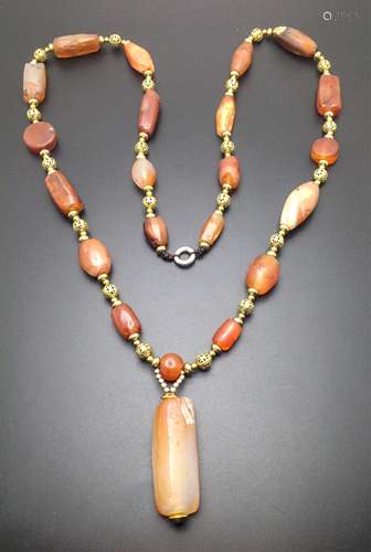 CHINESE AGATE BEADS NECKLACE