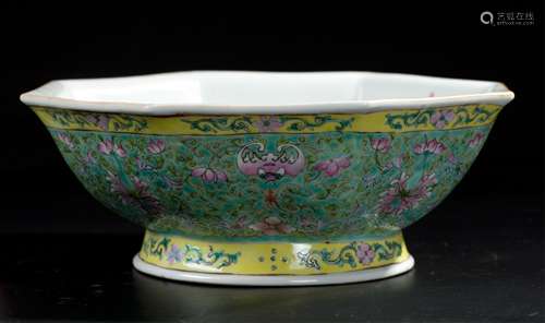 CHINESE FAMILLE ROSE OCTAGON BOWL