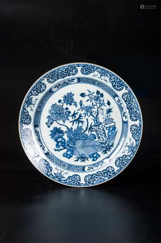 CHINESE BLUE WHITE PORCELAIN PLATE, FLOWER MOTIF