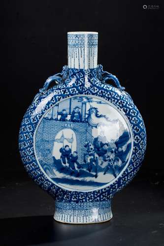 CHINESE QING DYNASTY BLUE WHITE MOONFLASK VASE