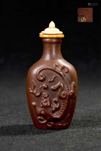 CHINESE MOLDED GOURD CHILONG SNUFF BOTTLE