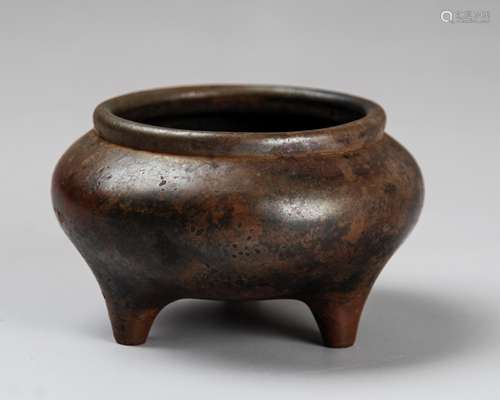 CHINESE BRONZE TRIPOD CENSER