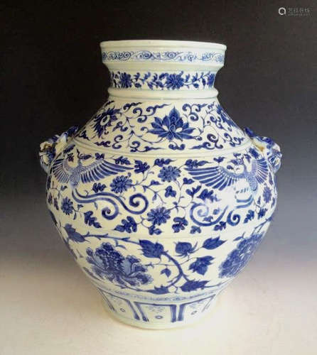 Chinese Blue/White Floral Vase