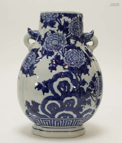 Chinese Blue/White Porcelain Vase