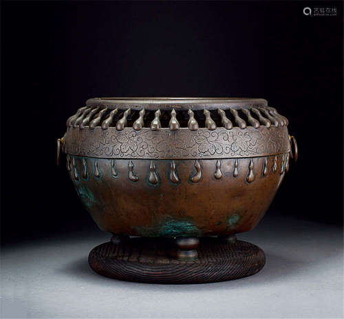 昭和时期 铜刻花卉纹活环炉