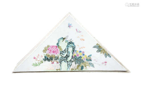 粉彩花鸟纹三角瓷板