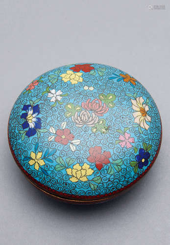 铜胎掐丝珐琅花卉纹粉盒