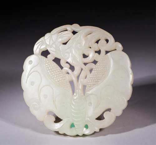 CHINESE JADE BUTTERFLY PENDANT