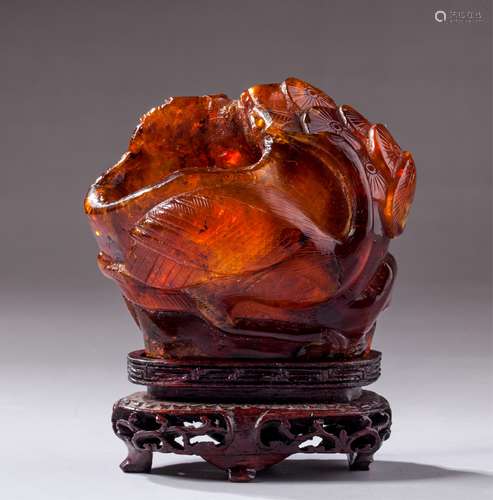 CHINESE AMBER WATER COUPE WITH STAND