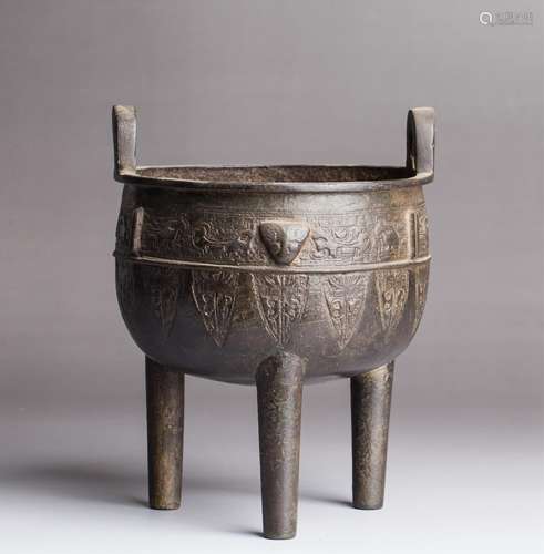 CHINESE BRONZE TRIPOD CENSER