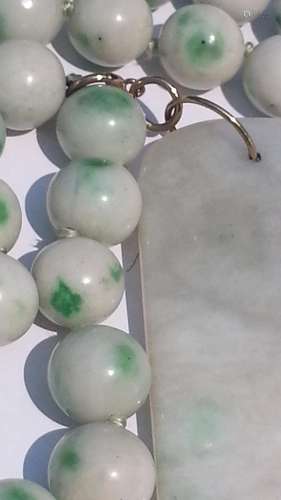 ANTIQUE CHINESE NATURAL JADE NECKLACE