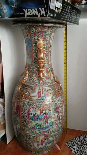 Antique Chinese Famille Rose Porcelain vase ????