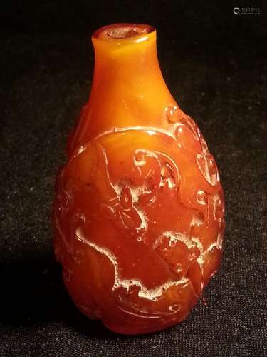 ANTIQUE CHINESE AMBER SNUFF BOTTLE