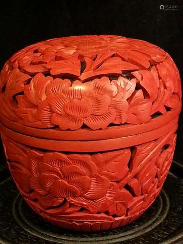 Chinese carved cinnabar lacquered pot