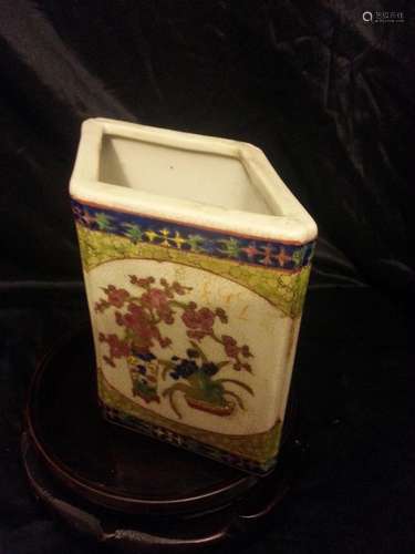 ANTIQUE Chinese Famille Rose Porcelain vase