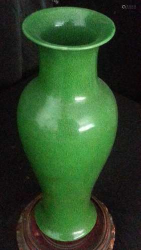 17th/18th C Chinese Green Glazed Porcelain vase