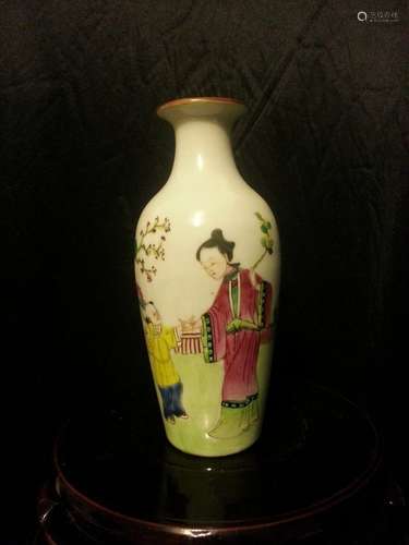 Antique Chinese Famille Rose Porcelain VASE