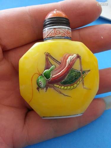 SNUFF BOTTLE