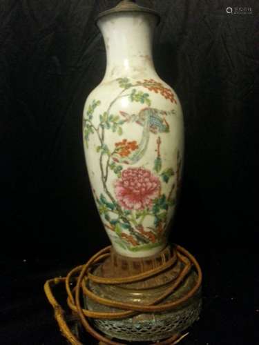 ANTIQUE CHINESE FAMILLE ROSE PORCELAIN lamps