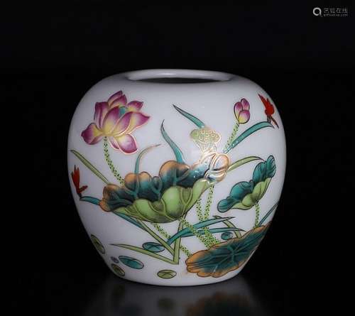 Chinese fmille rose Procelain jar