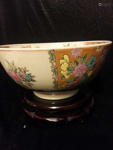 Antique Chinese Famille Rose Porcelain Bow