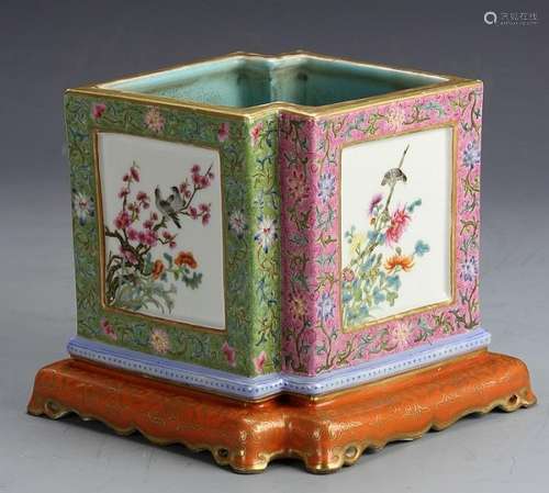 Chinese Famille Rose brush pot