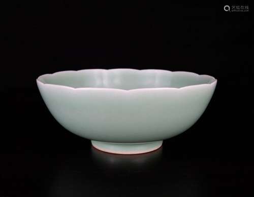 Chinese porcelain lotus bowl