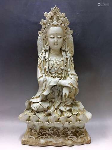 Chinese Celadon-White Glaze Porcelain Guanyin