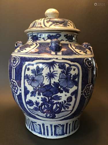 ANTIQUE Chinese Blue and White Jar, Ming Wanli period. 16 1/2