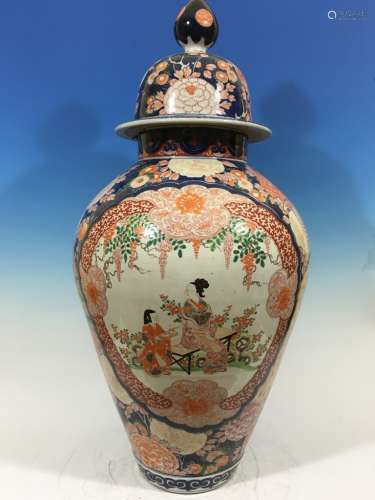 ANTIQUE Japanese Huge Jar with Figurines, birds and Flowers, Meiji period. 38
