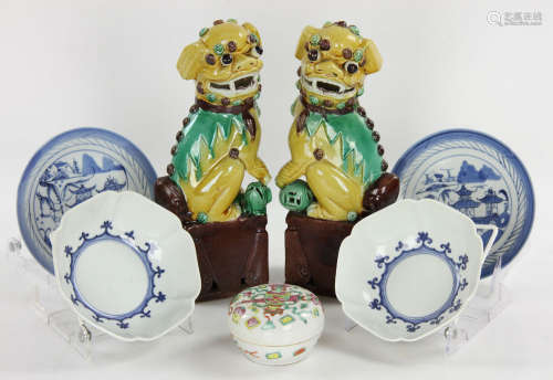 Seven Chinese Porcelain Items