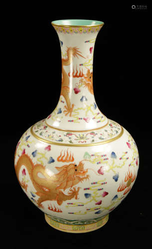 Chinese Qing Dynasty Famille Rose Bottle Vase