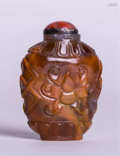 CHINESE AGATE CARVED LOTUS SNUFF BOTTLE
