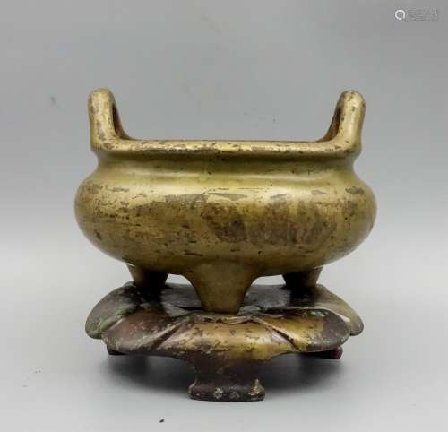 CHINESE GILT BRONZE TRIPOD CENSER WITH LOTUS STAND