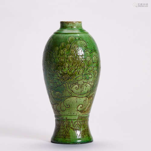 綠釉刻花瓶