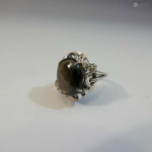 STUNNING 18K WHITE GOLD STAR SAPPHIRE AND DIAMOND RING - 6 GRAMS