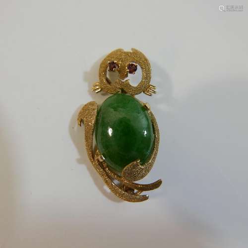 BEAUTIFUL 14K GOLD JADEITE AND GEMSTONE BROOCH - 6 GRAMS