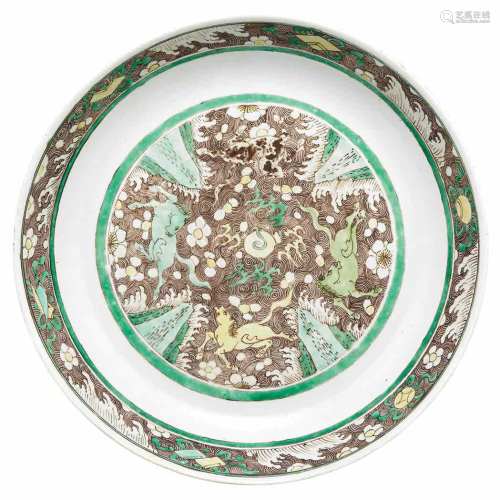 Chinese Famille Verte Glazed Porcelain Charger Shunzhi/Kangxi Period
